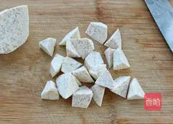 Illustration of how to make braised pork ribs with taro 4