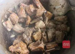 Illustration of how to make braised pork ribs with mushrooms and potatoes 9