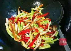 Illustration of how to make green and red dried five-spice 13