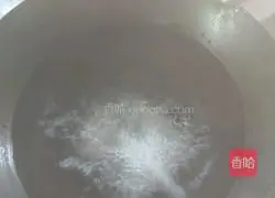 Illustration of braised vermicelli with peanuts and chicken cubes 4