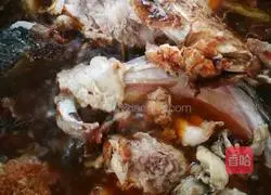 Illustration of how to cook pork belly and fat fish head 7