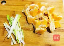 Illustration of how to make sweet and sour fish cubes 2