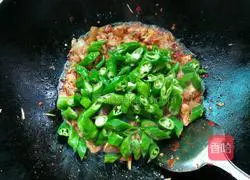 Illustration of home-style stir-fried chicken nuggets 7