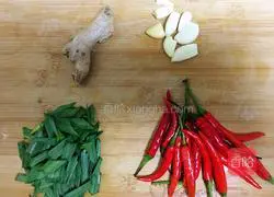 Daylily Beer Chicken Recipe Illustration 1