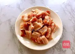 Illustration of how to make braised pork 1