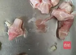 Illustration of how to make spicy stir-fried chicken head 2