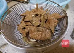 Illustration of how to make stir-fried pork liver 2