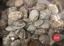 Illustration of how to make garlic vermicelli in pot 1