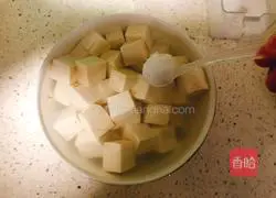 Meal for dinner: Illustration of how to make minced meat tofu 2