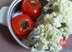 Illustration of how to make fried cauliflower with tomatoes 1