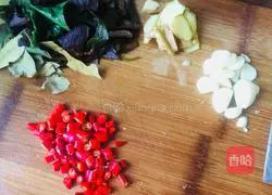 Illustration of how to make spicy pork belly and fried lobster 1