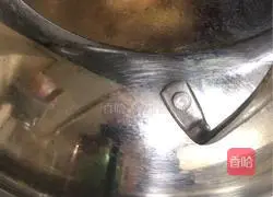 Illustration of how to make Hakka Chicken with Wine and Chicken 9