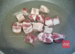 Illustration of how to cook pork belly with pearl mushrooms 3