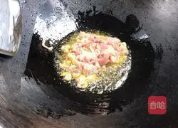 Illustration of how to make stir-fried shredded pork with wild rice 8