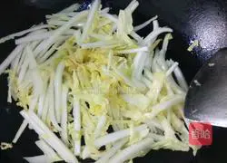 Illustration of how to make stir-fried baby cabbage 4