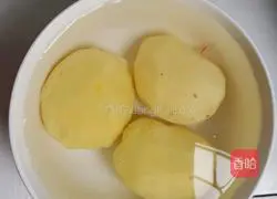 Illustration of how to stew beef brisket with tomatoes and potatoes 5