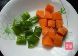 Illustration of how to make roasted chicken with diced potatoes 3