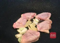 Braised Chicken Wings and Potatoes Recipe Illustration 4