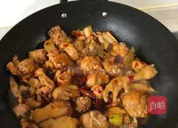 Illustration of how to make Beer Konjac Chicken Stew 6