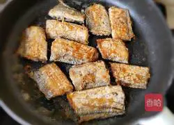 Illustration of how to make hairtail fish in tomato sauce 8