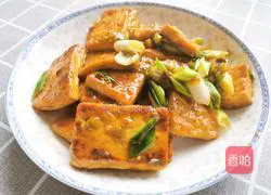 Illustration of how to make fried tofu with green onions 7