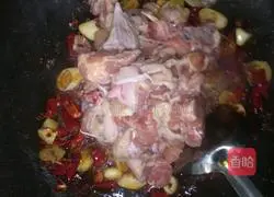 Illustration of the home version of braised chicken 8