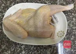 Illustration of how to make tender shredded chicken 1