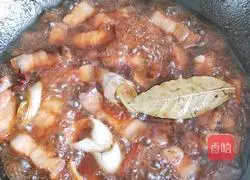 Classic braised pork recipe 10