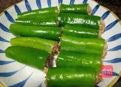 Illustration of how to make pepper stuffed meat 3
