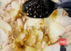 Illustration of how to make cumin-fried onion tenderloin 11