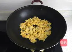 Illustration of how to make scrambled eggs with colored peppers 5