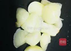 Illustration of how to make braised zucchini with fresh shrimps 4