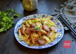 Illustration of how to make fried onions and sausages 7