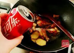 Illustration of how to make Coke-roasted chicken legs 4