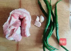 Illustration of how to make stir-fried pork 1