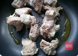 Illustration of Braised Pork Ribs and Stewed Potatoes 10