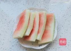 Illustration of how to make stir-fried meat with watermelon rind 2