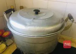 Illustration of how to make a bowl of steamed crispy pork 7