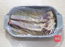 Illustration of how to make Western-style grilled lamb chops 4