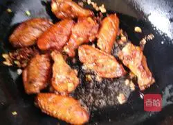 Illustration of how to make Coke chicken wings and chicken wing roots 5