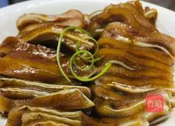 Illustration of how to make spiced pig ears 6