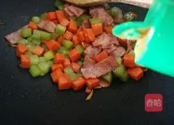 Illustration of how to stir-fry seasonal vegetables with bacon 9