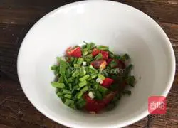 Illustration of how to make steamed hot and sour potato shreds 7