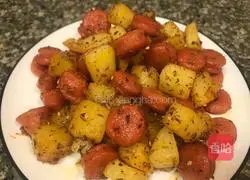 Illustration of how to make cumin sausage and small potatoes 5