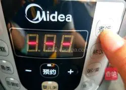 Lazy version of rice cooker braised chicken legs illustration 12