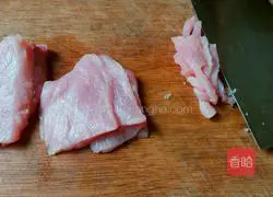 Illustration of how to make fried shredded pork with chives 2