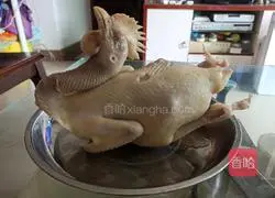 Illustration of how to make white-cut chicken with chives 9