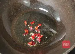 Illustration of how to stir-fry scallops in beer 3