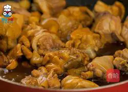Illustration of how to make sesame oil and ginger chicken in Chinese restaurants 3