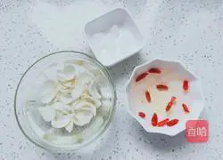 Illustration of how to make steamed pumpkin with rock sugar lily 2